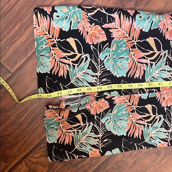 Tropical Leaf Print Midi Dress - Picture 7 of 7